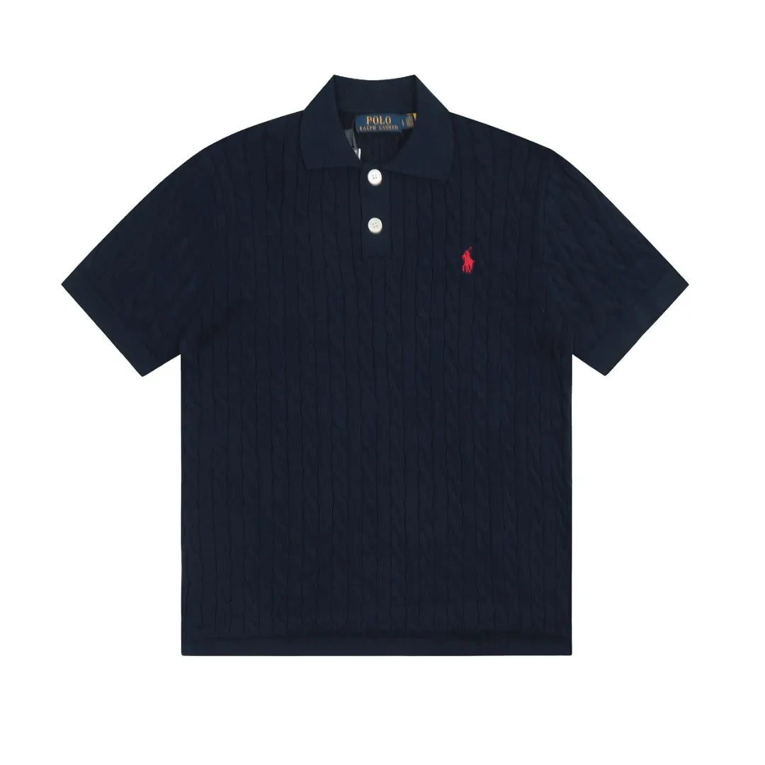 🅿️176 "Top quality" Style number: DS022# (not off the shelves all year round) [Ralph Lauren POLO lapel solid color pony embroidered logo knitted short sleeves] ✅Ralph Lauren Ralph Lauren classic basic versatile all-season cardigan knitted short sleeves ✅Main supplier platform live broadcast Wholesale entities Replenish when out of stock Not off the shelves ✅ZP quality 1:1 version Scan the code to enter the GF website Counter quality ✅Details and quality are the only one in Guangzhou. Imported quality cotton yarn focuses on high-end and cost-effective. Needless to say good quality. ✅The version is restored to the original order. The maximum size can be worn up to 160 pounds. Loose, comfortable and stress-free.